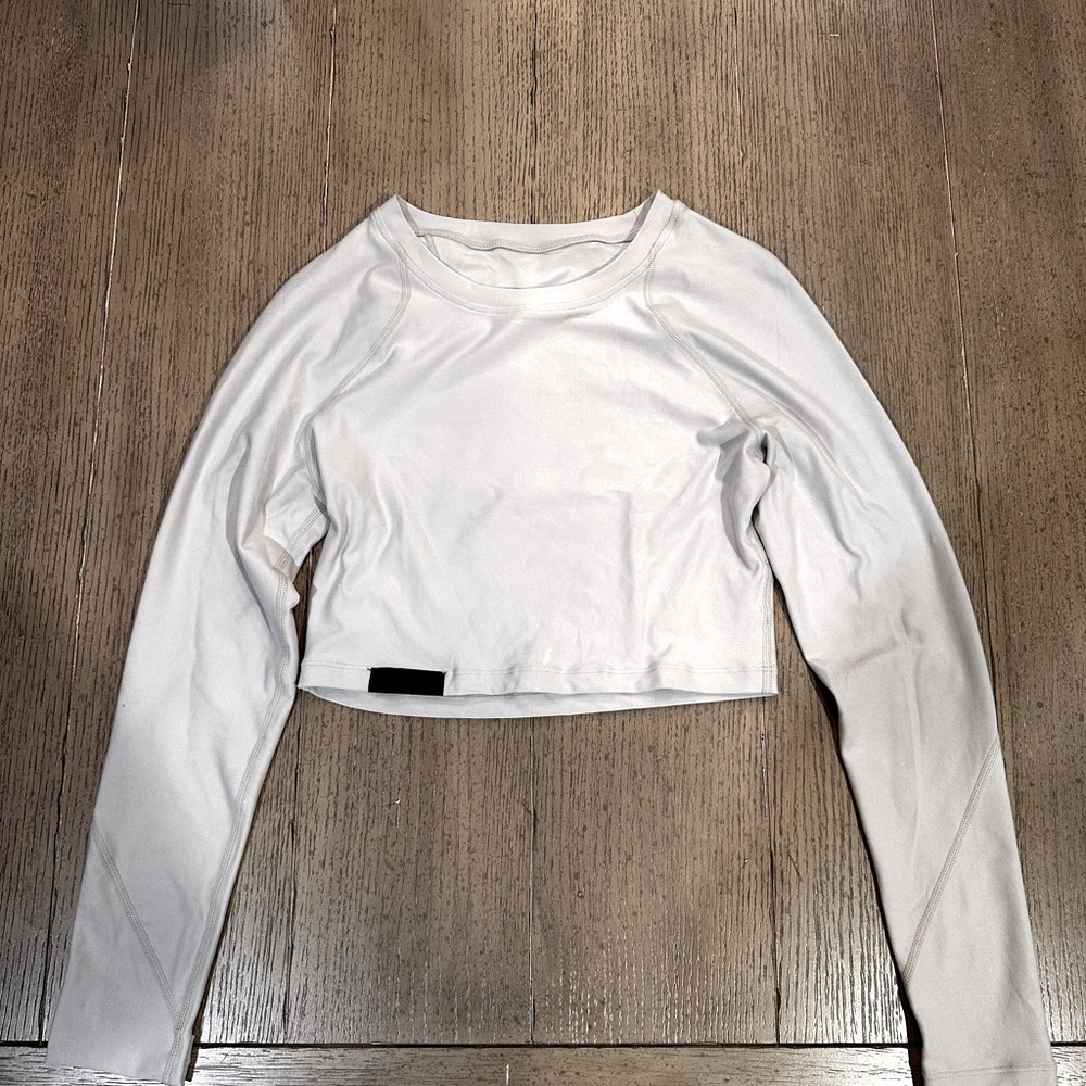 Alphalete Long Sleeve cropped tee